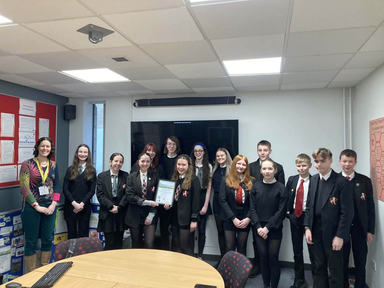 Nicola Davidson with pupils from Braes High School in Falkirk