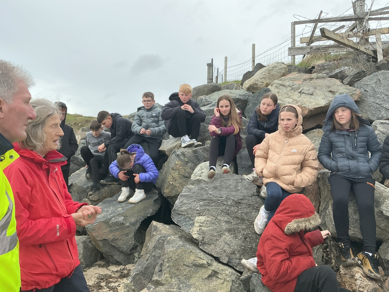 Back Primary School pupils on Gress Beach